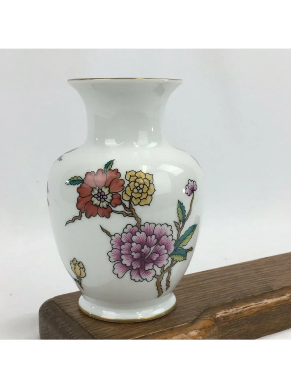Vintage Hollohaza Handpainted Floral Porcelain Vase  5 1/2